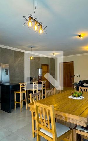 Casa de condomínio à venda com 244m², 4 quartos e 4 vagasSala de Jantar