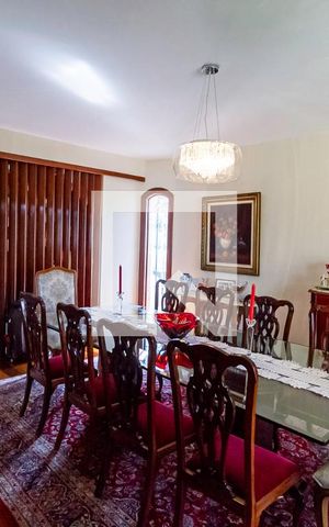Casa à venda com 498m², 5 quartos e 3 vagas Casa à venda com 498m², 5 quartos e 3 vagasSala 3