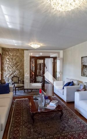 Casa à venda com 498m², 5 quartos e 3 vagas Casa à venda com 498m², 5 quartos e 3 vagasSala 1
