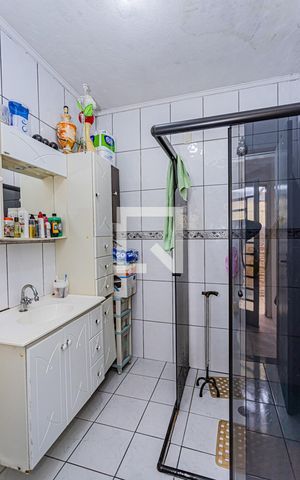 Casa à venda com 122m², 3 quartos e 1 vaga Casa à venda com 122m², 3 quartos e 1 vagaBanheiro