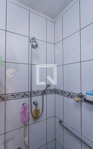 Casa à venda com 122m², 3 quartos e 1 vaga Casa à venda com 122m², 3 quartos e 1 vagaBanheiro