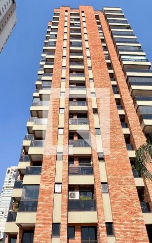 Apartamento à venda com 237m², 4 quartos e 5 vagasFachada