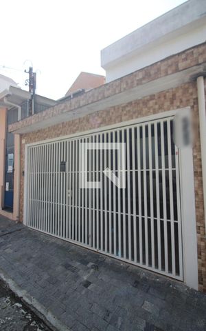 Casa à venda com 330m², 3 quartos e 2 vagasFachada