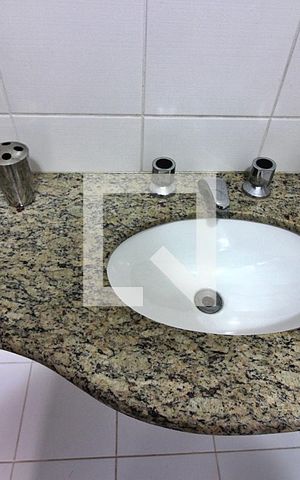 Casa à venda com 330m², 3 quartos e 2 vagasSuíte 1 Banheiro