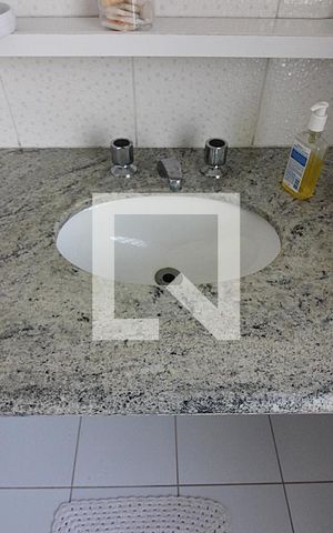 Casa à venda com 330m², 3 quartos e 2 vagasSuíte 2 Banheiro