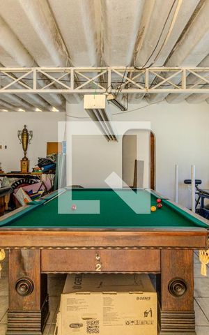 Casa à venda com 477m², 3 quartos e 4 vagasSalão de Festas / Jogos