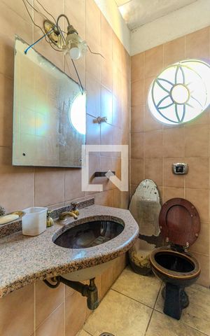 Casa à venda com 477m², 3 quartos e 4 vagasSalão de Festas / Jogos - Banheiro