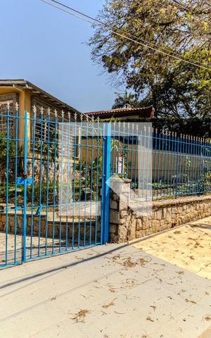 Casa à venda com 477m², 3 quartos e 4 vagasPortão