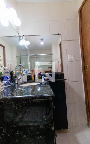 Apartamento à venda com 80m², 2 quartos e 1 vaga Apartamento à venda com 80m², 2 quartos e 1 vagaBanheiro