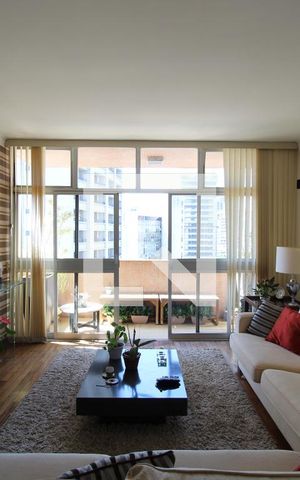 Apartamento à venda com 211m², 3 quartos e 2 vagasSala