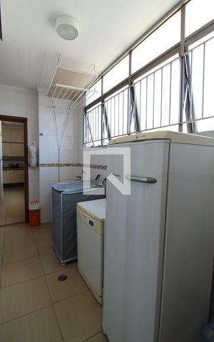 Apartamento à venda com 211m², 3 quartos e 2 vagasÁrea de Serviço