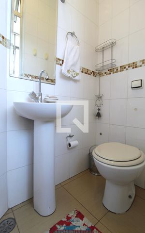 Apartamento à venda com 211m², 3 quartos e 2 vagasBanheiro de Serviço