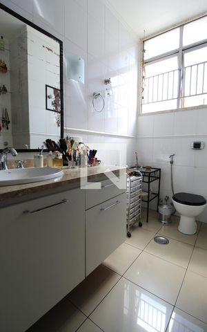 Apartamento à venda com 211m², 3 quartos e 2 vagasBanheiro Social