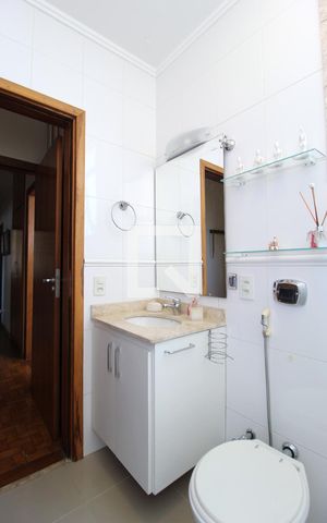 Apartamento à venda com 211m², 3 quartos e 2 vagasBanheiro da Suíte