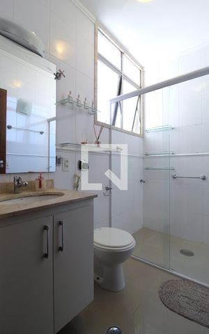 Apartamento à venda com 211m², 3 quartos e 2 vagasBanheiro da Suíte