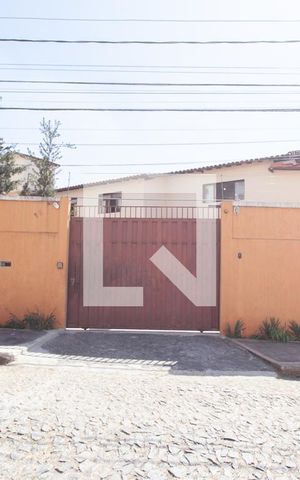 Casa à venda com 448m², 4 quartos e 4 vagas Casa à venda com 448m², 4 quartos e 4 vagasFachada
