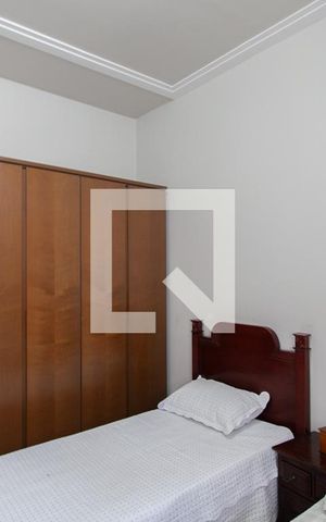 Casa à venda com 448m², 4 quartos e 4 vagas Casa à venda com 448m², 4 quartos e 4 vagasQuarto 2