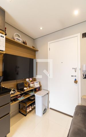 Apartamento à venda com 37m², 2 quartos e 1 vaga Apartamento à venda com 37m², 2 quartos e 1 vagaSala