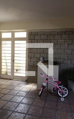 Casa à venda com 300m², 3 quartos e 3 vagasGaragem