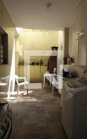 Casa à venda com 300m², 3 quartos e 3 vagasÁrea de Serviço