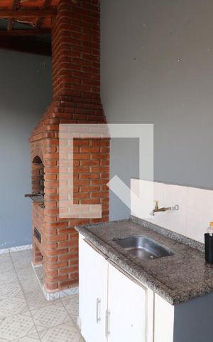 Casa à venda com 480m², 5 quartos e 4 vagasChurrasqueira