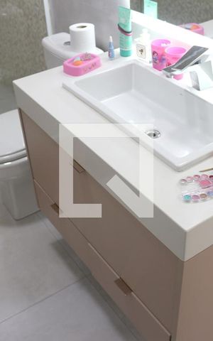 Apartamento à venda com 324m², 3 quartos e 2 vagasBanheiro da Suíte 2