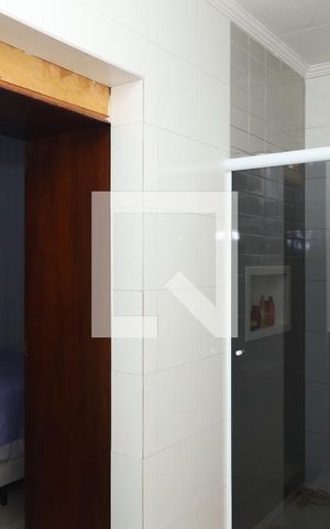 Casa à venda com 170m², 3 quartos e 2 vagasBanheiro