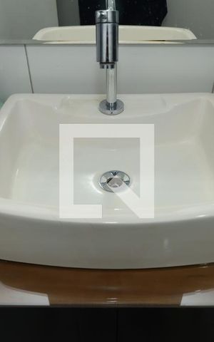 Casa à venda com 170m², 3 quartos e 2 vagasBanheiro