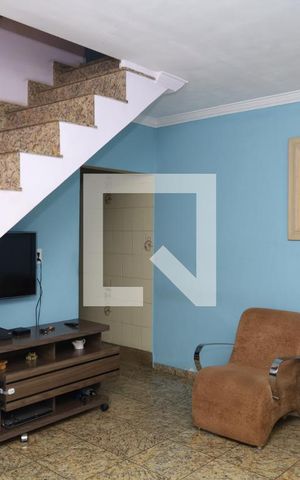 Casa à venda com 170m², 3 quartos e 2 vagasSala