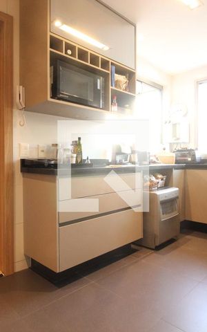 Apartamento à venda com 146m², 4 quartos e 3 vagasCozinha