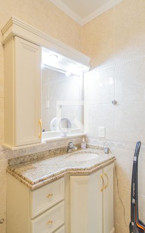 Casa à venda com 230m², 4 quartos e 2 vagasBanheiro Social