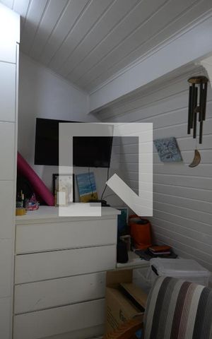 Casa de condomínio à venda com 250m², 4 quartos e 2 vagasSuíte