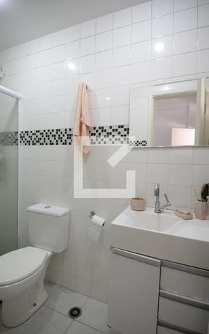Casa de condomínio à venda com 250m², 4 quartos e 2 vagasBanheiro