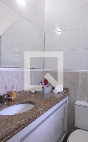 Casa de condomínio à venda com 250m², 4 quartos e 2 vagasBanheiro Suíte