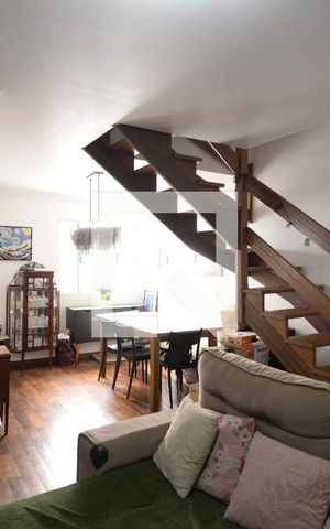 Casa de condomínio à venda com 250m², 4 quartos e 2 vagasSala