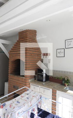 Casa de condomínio à venda com 250m², 4 quartos e 2 vagasChurrasqueira