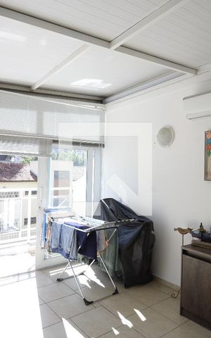Casa de condomínio à venda com 250m², 4 quartos e 2 vagasChurrasqueira