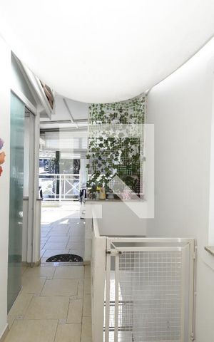 Casa de condomínio à venda com 250m², 4 quartos e 2 vagasÁrea de Serviço