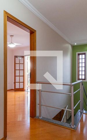 Casa à venda com 320m², 4 quartos e 6 vagasCorredor