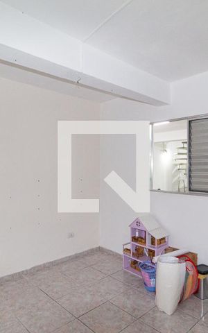 Casa à venda com 320m², 4 quartos e 6 vagasQuarto de serviço