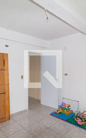 Casa à venda com 320m², 4 quartos e 6 vagasQuarto de serviço