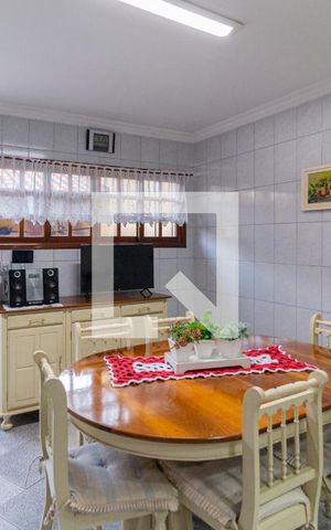 Casa à venda com 320m², 4 quartos e 6 vagasCozinha