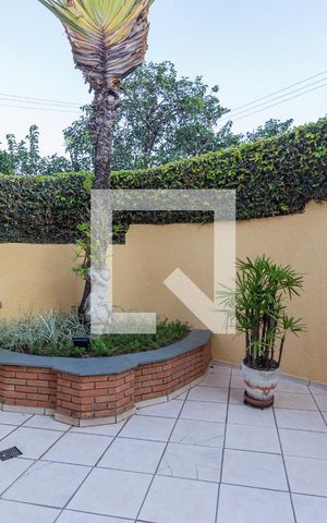 Casa à venda com 320m², 4 quartos e 6 vagasQuintal