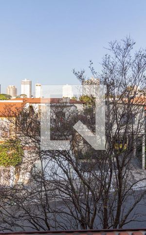 Casa à venda com 320m², 4 quartos e 6 vagasVista do quarto 3
