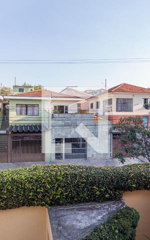 Casa à venda com 320m², 4 quartos e 6 vagasVista do quarto 2