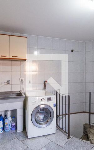 Casa à venda com 320m², 4 quartos e 6 vagasÁrea de serviço