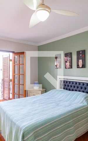 Casa à venda com 320m², 4 quartos e 6 vagasSuíte