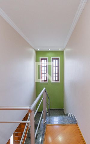 Casa à venda com 320m², 4 quartos e 6 vagasCorredor