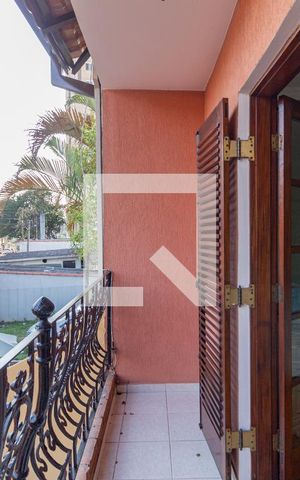 Casa à venda com 320m², 4 quartos e 6 vagasSacada da suíte