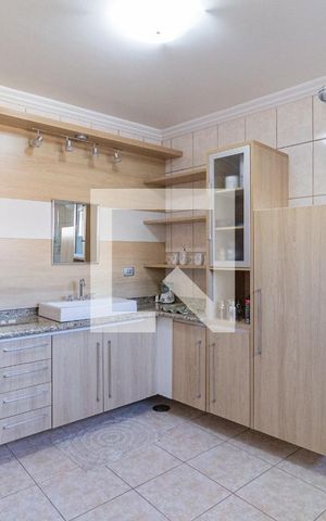 Casa à venda com 320m², 4 quartos e 6 vagasBanheiro da suíte